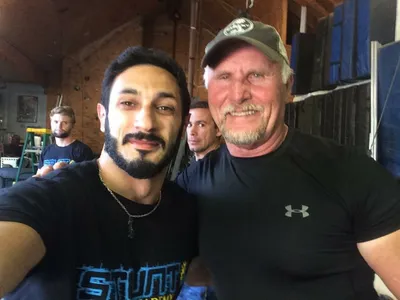 Hollywood  kaskadyoru Lane Leavitt və Sain Fərhad. Lane Leavitt Terminator, The Matrix Ressurrection, Jason Bourne, Spider Man 2, İndiana Jones və bir çox filmlərdə yer alıb